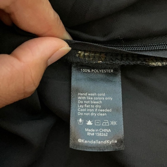 𝅺new Kendall & Kylie Black Gold Leopard Metallic Top US S - Picture 9 of 9